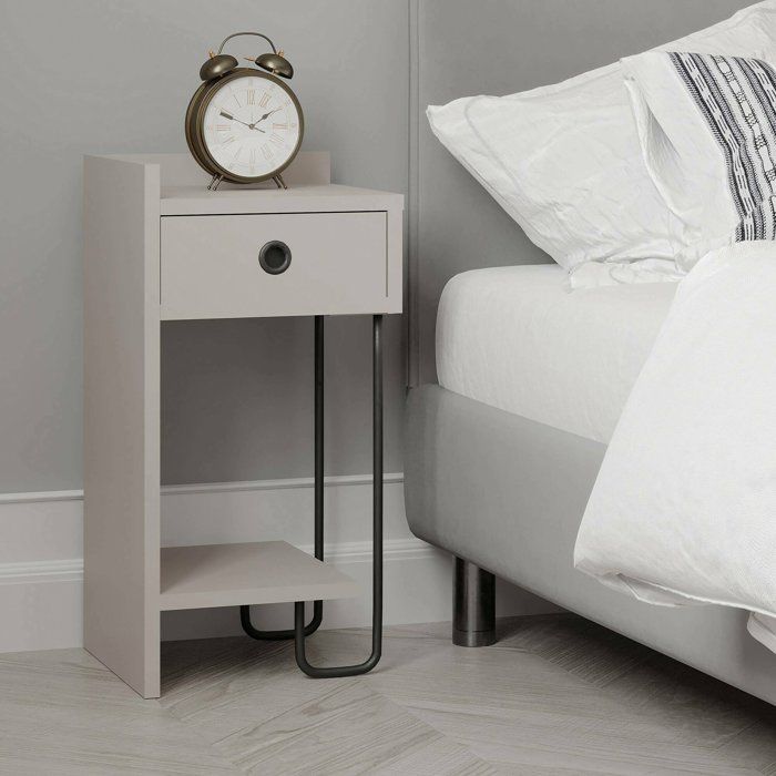 Table de chevet cèdre Dmora en bois mélaminé gris taupe 32x30x61h cm Table de chevet cèdre Dmora en bois mélaminé gris taupe 32x30x61h cm