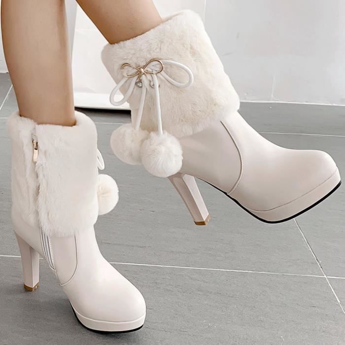 femme en bas et bottes