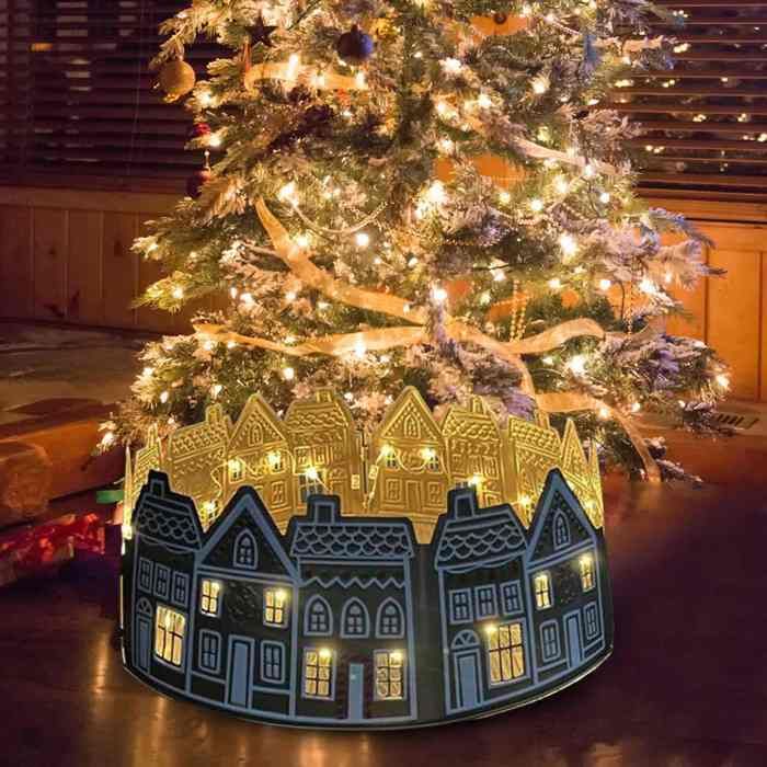 Collier d'arbre de Noël - PRUMYA - Maison en pain d'épices - LED - 28 pouces - PVC blanc - Maison Collier d'arbre de Noël - PRUMYA - Maison en pain d'épices - LED - 28 pouces - PVC blanc - Maison