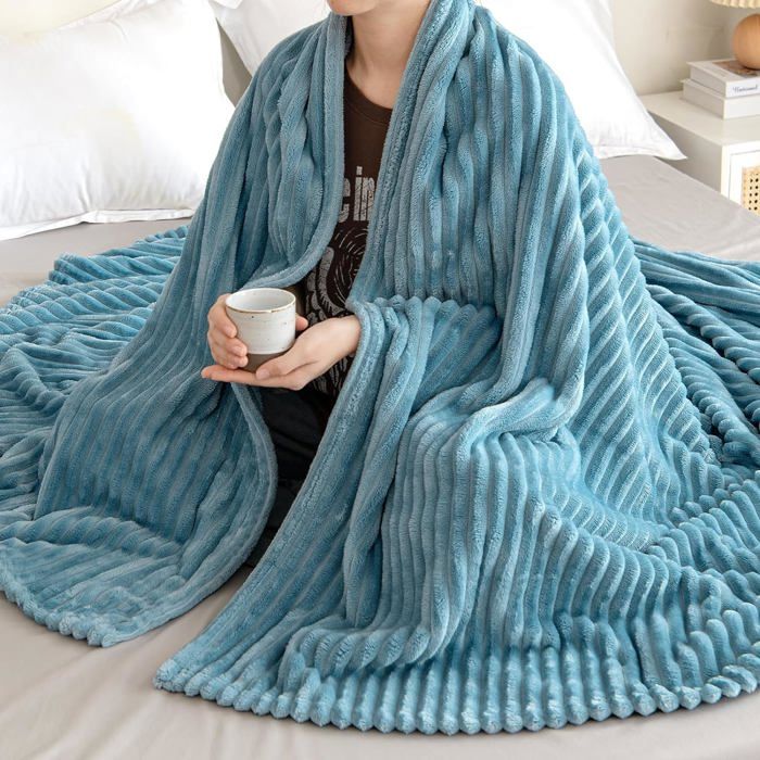 Highdi Couverture Polaire Plaid, Couleur Unie Jeté de Canapé Douillette Grande Taille Couverture Chaude et Douce Couverture d'hiver pour Chambre Canapé Lit (Violet Clair,100x150cm