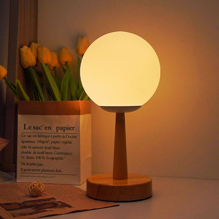 Veilleuse en bois sur le thème de lespace avec abat-jour en verre à intensité variable – Alimentée par USB luminosité réglable
