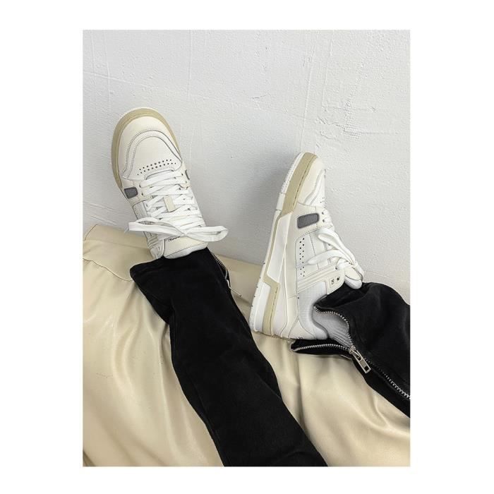 Des Baskets Blanches Paire De Chaussure Blanche Homme Baskets