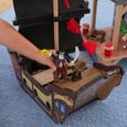 KidKraft - Ensemble de jeu en bois Pirate's Cove avec 17 accessoires dont bateau de pirate et figurines, son et lumière-5