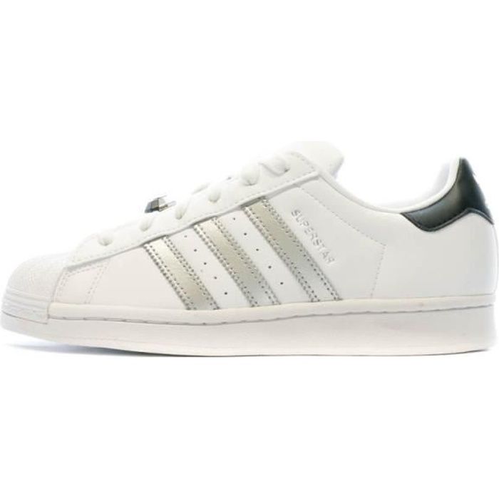 Baskets Adidas Superstar en cuir blanc et à lacets plats