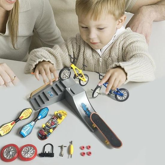 Fowecelt Mini Skate Et Scooter à Doigts – Set De 6 Planches, 2 Scooters, 4 Vélos, Accessoires – Jeux De Motricité