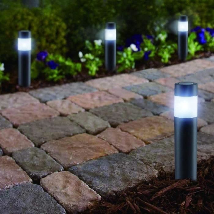 Lumière solaire de pointe, lumière durable de pieu de jardin de lumière de  voiture de 4 pièces, pour la pelouse de jardin - Cdiscount Maison