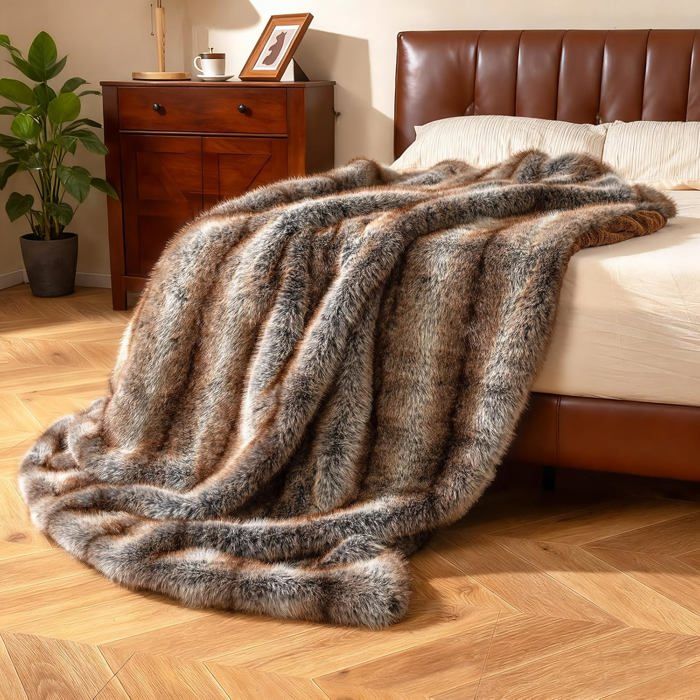 Ensemble Couverture Et 2 Oreillers En Fausse Fourrure – Marron Sable – Neuf