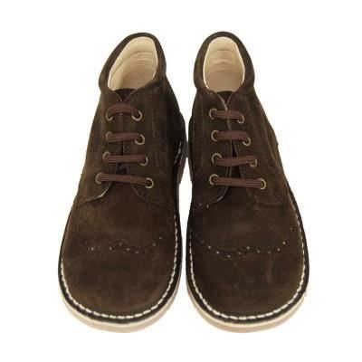 les chaussures de garçon