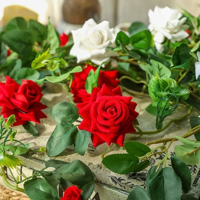 Composition Florale Guirlande De Fleur Des Roses Rouges De Velours
