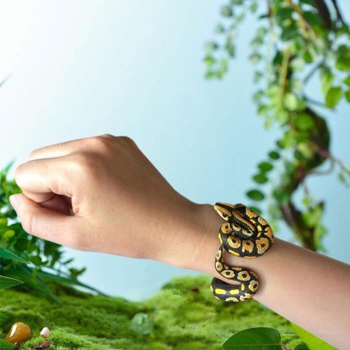 Fake bracelets store