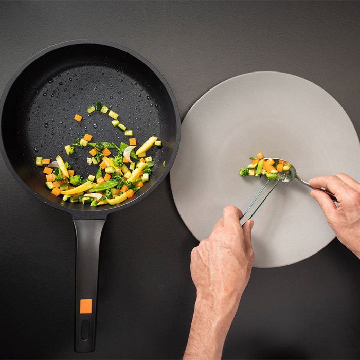 BRA Efficient Orange | Poêle 20 cm, Fonte d'Aluminium avec Revêtement Antiadhésif Platinum Plus sans PFOA, Compatible Tous Feux Dont Induction BRA Efficient Orange | Poêle 20 cm, Fonte d'Aluminium avec Revêtement Antiadhésif Platinum Plus sans PFOA, Compatible Tous Feux Dont Induction