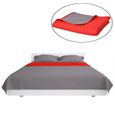 Dessus de lit rouge