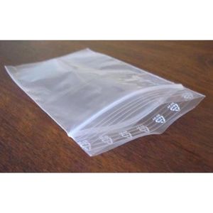 Lot de 100 sacs en plastique transparent réutilisables avec fermeture à  pression - 5 x 7 cm : : Cuisine et Maison