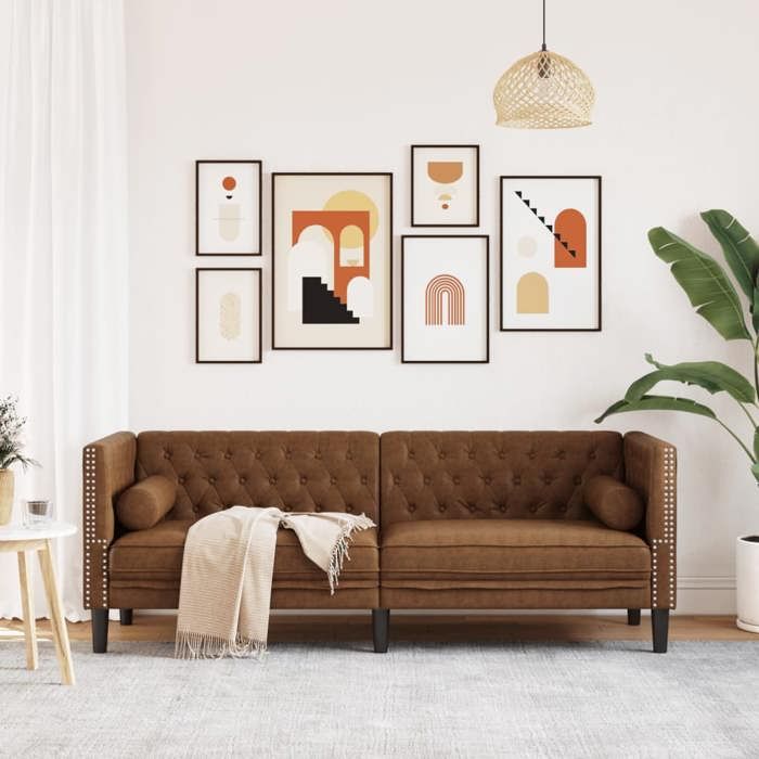 Canapé Chesterfield 3 places - MANGO - Similicuir daim - 194x745x705 cm - Marron - Traversins inclus Canapé Chesterfield 3 places - MANGO - Similicuir daim - 194x745x705 cm - Marron - Traversins inclus