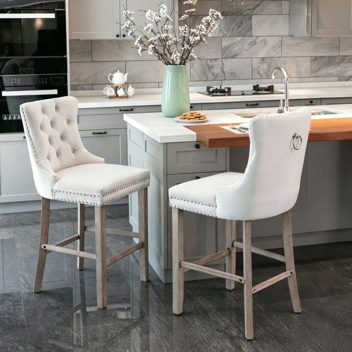 Lot de 2 Tabourets de Bar - BELLEMAVE - Tissu Velours - Pieds en Bois Massif - Bordure Cloutée - Chaises de Cuisine - Beige