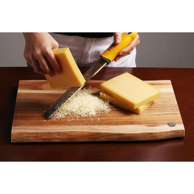 râpe à fromage parmesan électrique à faible intensité de travail