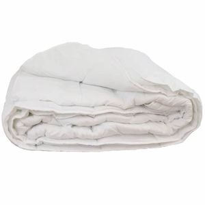 Serviette de bain dor/é Une grande serviette en satin de coton pour adulte