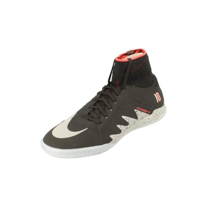 chaussure de foot nike montant jordan