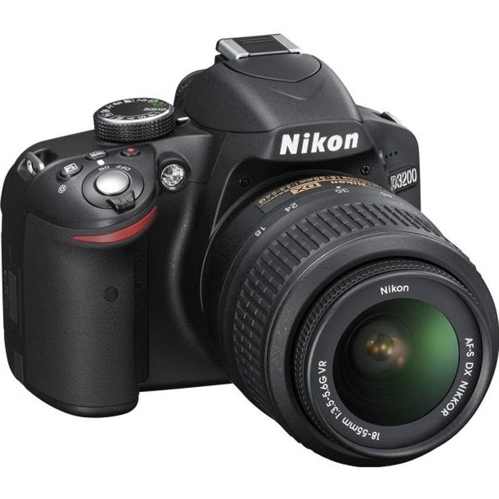 NIKON D3200 Reflex + AF-S VR DX 18-55mm