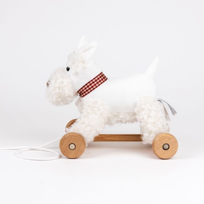 Chien à tirer - EGMONT TOYS - Lola - Peluche vintage - Roulettes en bois - Doux au toucher Chien à tirer - EGMONT TOYS - Lola - Peluche vintage - Roulettes en bois - Doux au toucher
