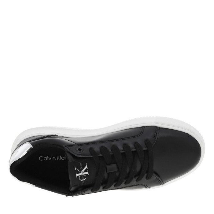 Chaussure Noir Semelle Blanche Sneakers En Cuir Noir à Semelle