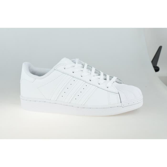 Baskets Adidas Superstar en cuir blanc et à lacets plats