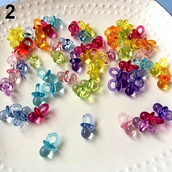 Healifty 50 Pcs Mini Acrylique Bébé Sucettes Effacer Table Disperser Confettis Décorations pour Garçons Et Filles Baby Shower Party Favors Transparent Blanc 