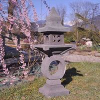 Lanterne japonaise pagode zen en pierre de lave - WANDA COLLECTION - Toro - 105 cm - Extérieur