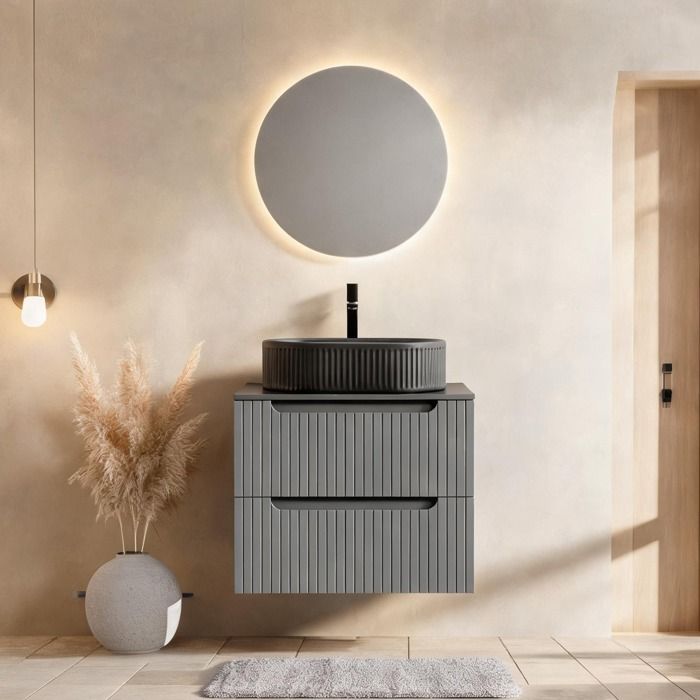 Meuble vasque suspendu pour salle de bain 60 cm plan pierre frittée vasque céramique ovale noire meuble contreplaqué rayé