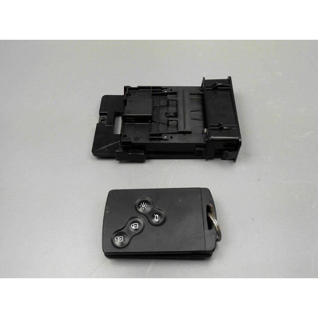 PIECES AUTO D'OCCASION - - TELECOMMANDE - BOITIER - LECTEUR DE CARTE RENAULT LAGUNA - D1-382269
