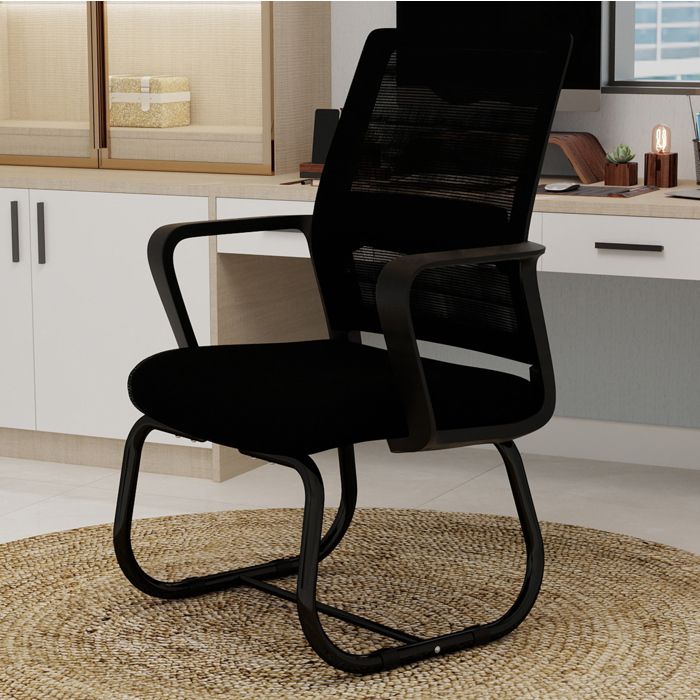 WOVREO chaise de bureau noire avec dossier en maille accoudoirs intégrés et piètement luge en métal