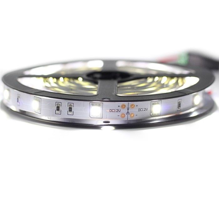 Kit Ruban Professionnel 5050 - 30 leds/m - 5 mètres Blanc froid en IP20 (Longueur: 5 mètres - Transformateur: Alimentation... Kit Ruban Professionnel 5050 - 30 leds/m - 5 mètres Blanc froid en IP20 (Longueur: 5 mètres - Transformateur: Alimentation...