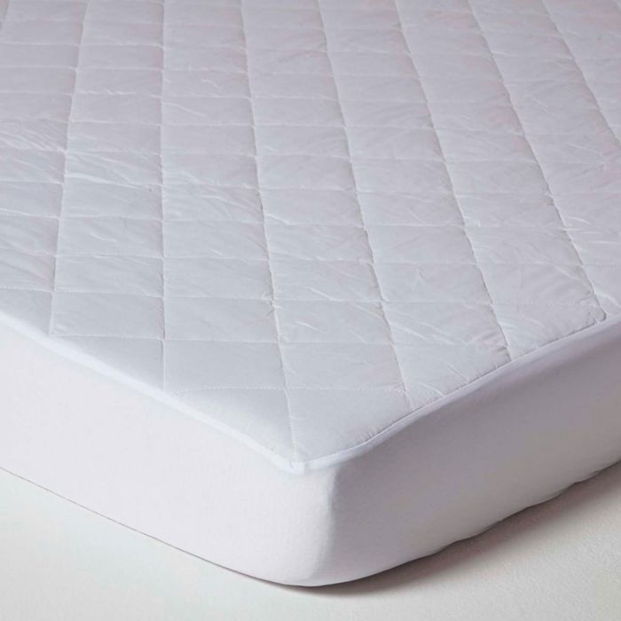 Protège matelas - HOMESCAPES - 140 x 190 cm - Anti-tâche - Hypoallergénique - Blanc Protège matelas - HOMESCAPES - 140 x 190 cm - Anti-tâche - Hypoallergénique - Blanc