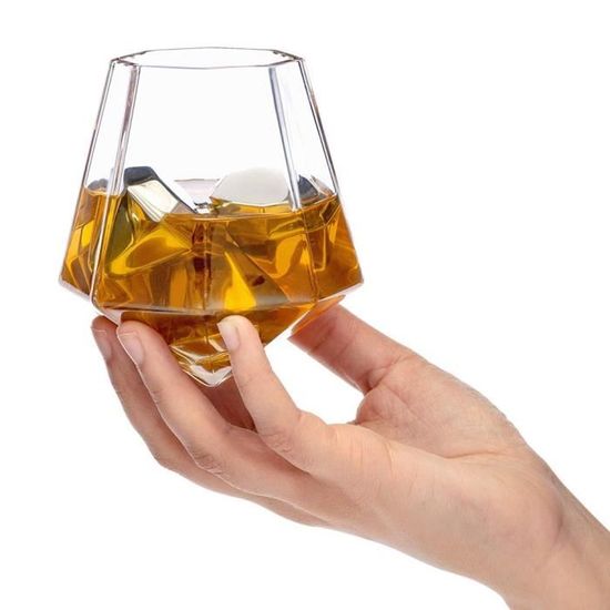 Le verre à gobelet en cristal est spécialement conçu pour le whisky, le vin et le vin