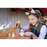 Enchantimals coffret Chalet des Neiges de Bevy Lapin, mini-poupée, figurine animale Jump, 5 espaces de jeu, jouet pour enfant, GJX50