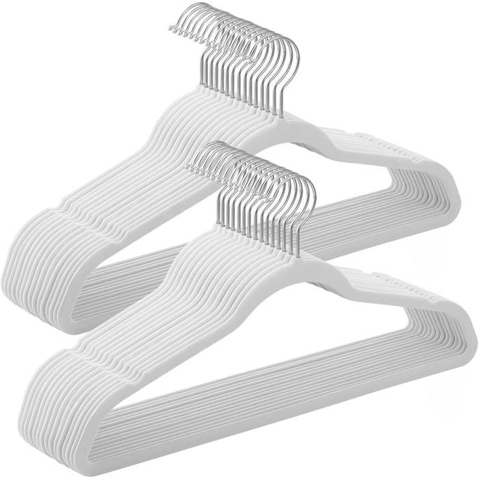 Lot de 30 Cintres Velours AdulteLongueur 415 cmFinsGrande Capacité de Chargeavec Crochets Pivotants à Lot de 30 BLANC B CINTRE