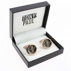 Lot - PAIRE DE BOUTONS DE MANCHETTE OEUF A coral, onyx and 18K yellow