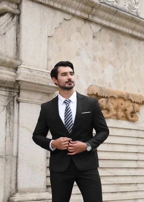 Comment choisir et porter un costume smoking pour homme