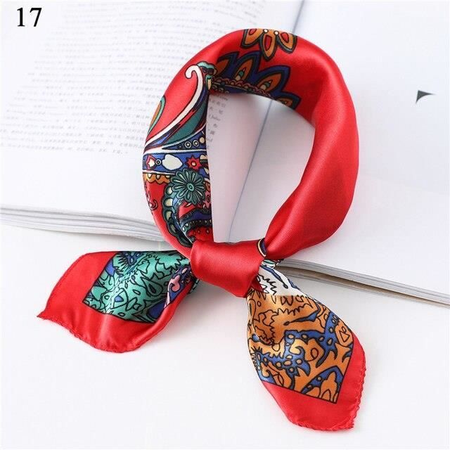 Foulard Carré Pour Femme - Futures Tendances | Webzine