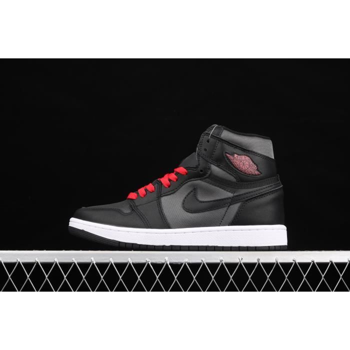 Nike Dior x Air Jordan 1 High OG Jordan 1 Chaussures de basket La couleur  noire - Cdiscount Chaussures