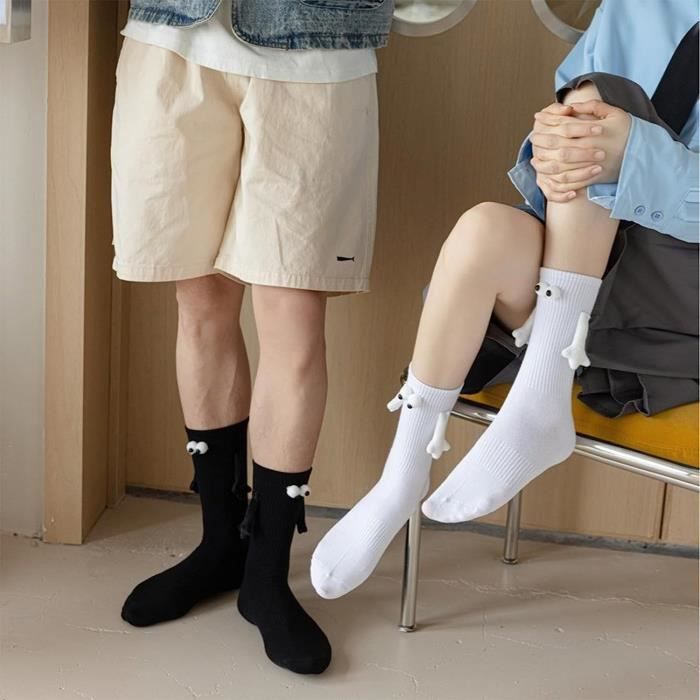 Poupée 3D aspiration magnétique amusante chaussettes Couple tenant main  pour Co^