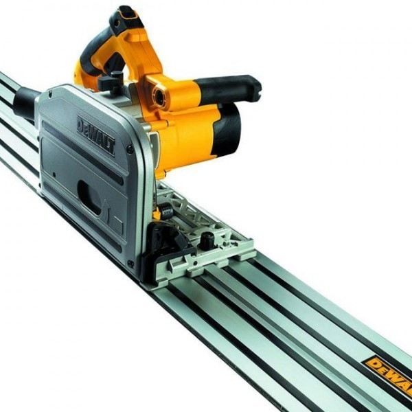 Scie circulaire plongeante 55mm coupe 1300W