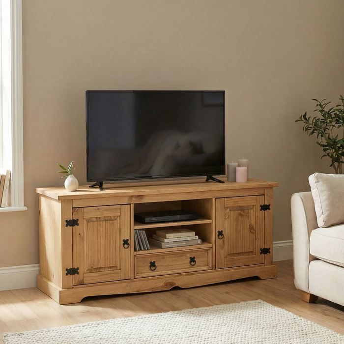 Meuble TV TEQUILA banc télé de 140 cm style mexicain avec 1 tiroir 2 niches et 2 portes en pin massif finition teintée/cirée Meuble TV TEQUILA banc télé de 140 cm style mexicain avec 1 tiroir 2 niches et 2 portes en pin massif finition teintée/cirée