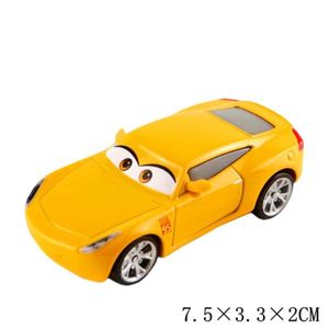 Disney Pixar Cars mini-véhicule, petite voiture miniature, jouet pour  enfant, modèle aléatoire, GKD78 : : Cuisine et Maison