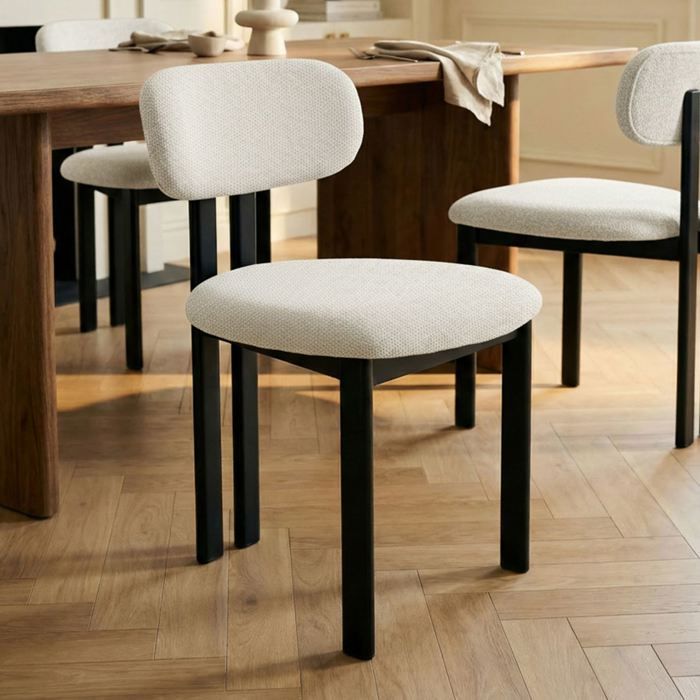 Lot de 2 Chaises FRANCA en Tissu Blanc Chaise de Salle à Manger et Cuisine au Look Moderne Pieds en métal Lot de 2 Chaises FRANCA en Tissu Blanc Chaise de Salle à Manger et Cuisine au Look Moderne Pieds en métal