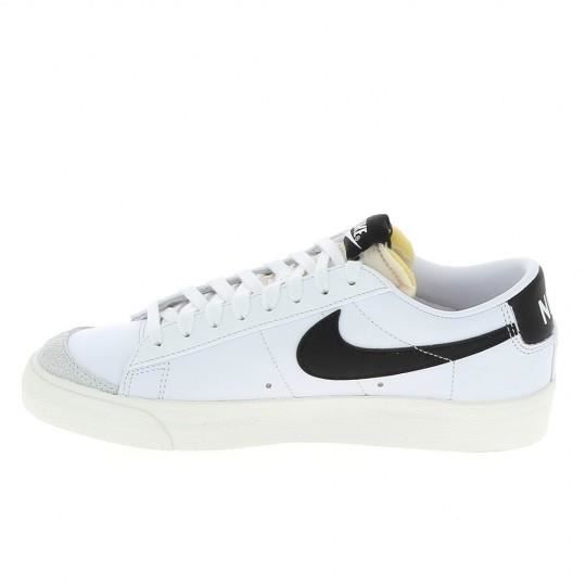 Baskets Mode Sneakers Femmes NIKE Blazer Low Blanc Noir