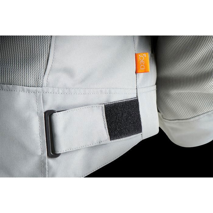 Veste doudoune Mistral à capuche en blanc - Moncler