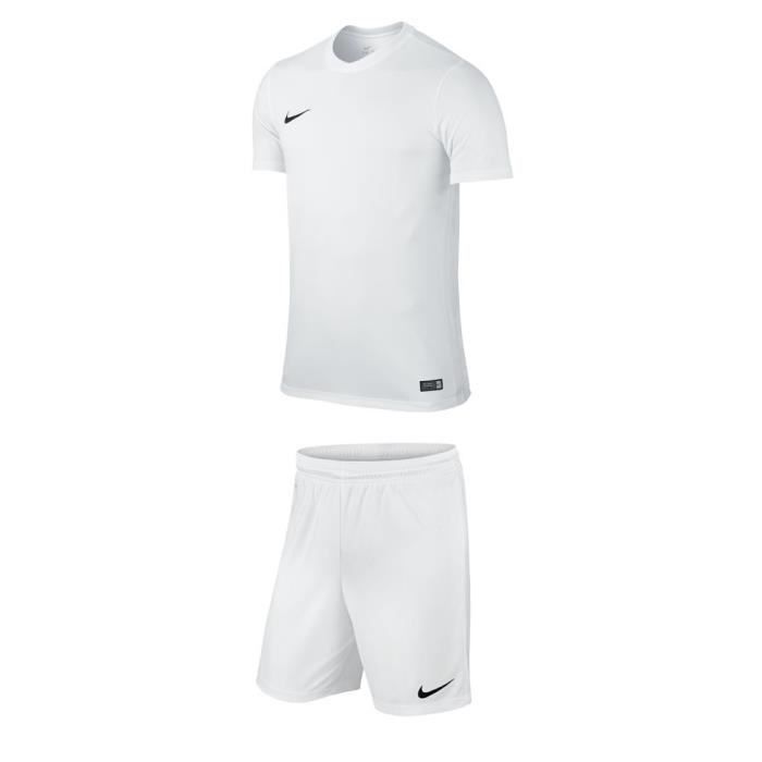 Ensemble Short et Tee-Shirt Nike Blanc 