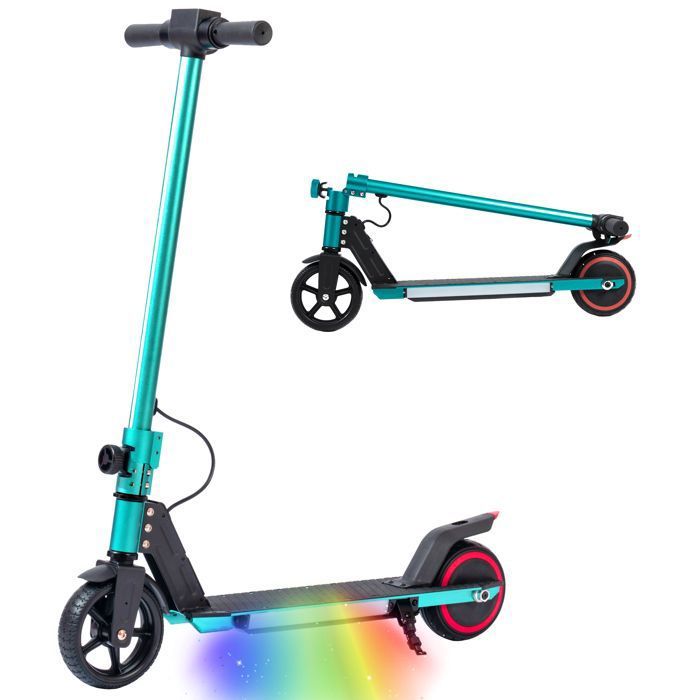 Voitures de course lumineuses pour les pistes magiques flexibles et