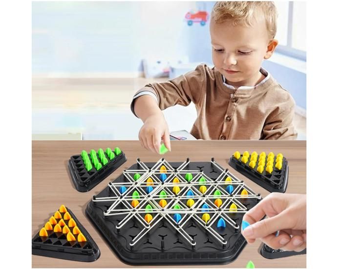 Jeu De Société Triangulaire Triangle Chess – Stratégie En Bois, élastiques, Pour 2 à 4 Joueurs, à Partir De 3 Ans